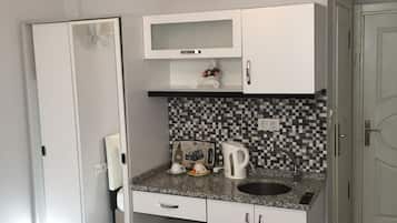 Refrigerador, tetera/pava eléctrica