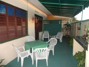 Daily continental breakfast (USD 4 per person)