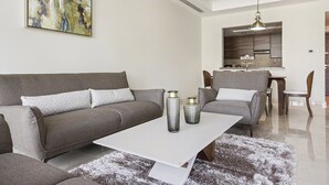 Bespoke Residences -Bay Square One Bedroom City View | 客廳
