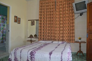 Basic-Doppel- oder -Zweibettzimmer | Minibar, Bügeleisen/Bügelbrett, WLAN