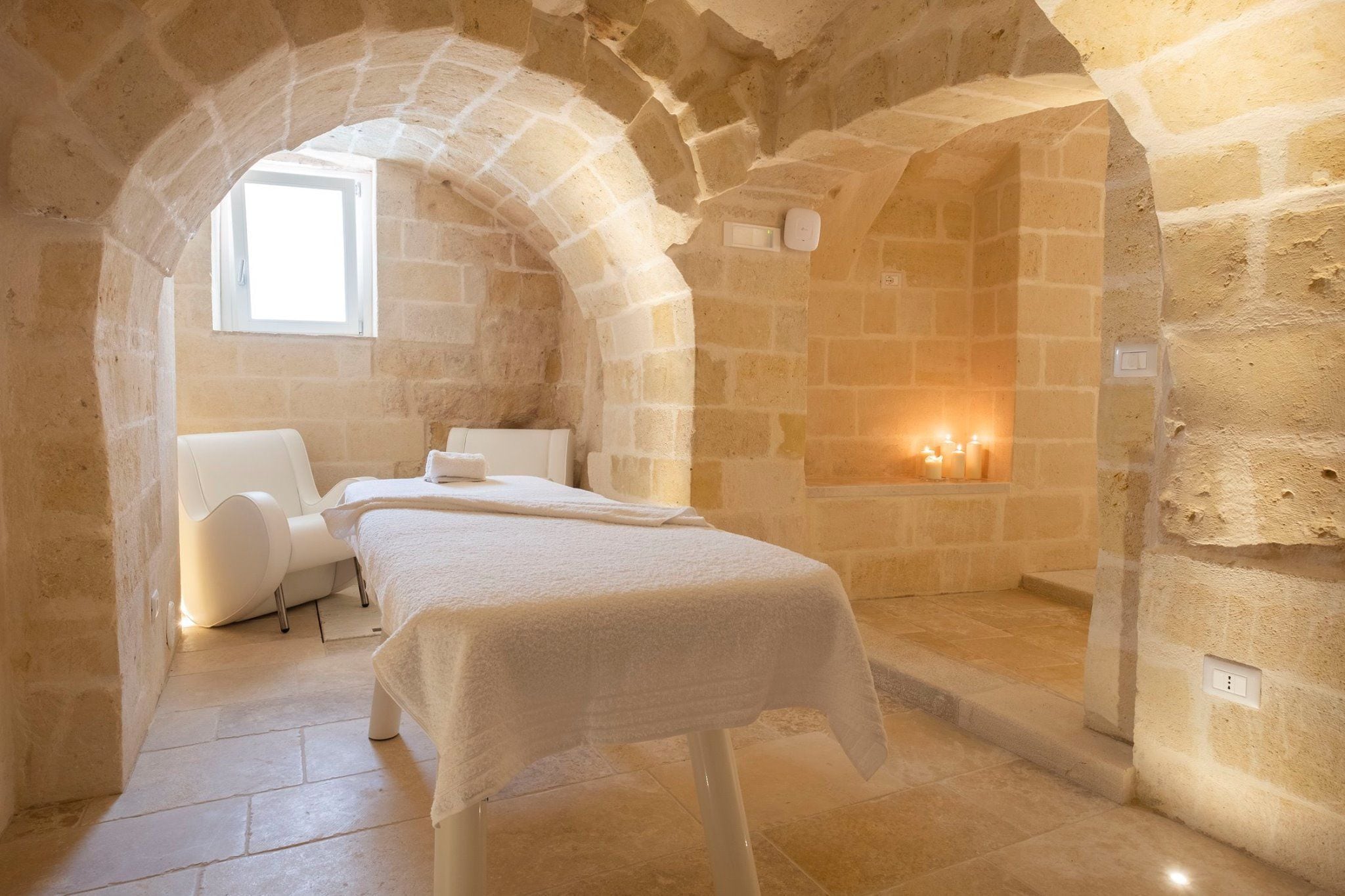 Sauna, hot stone massages, deep-tissue massages, Swedish massages