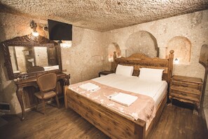 Minibar, cortinas blackout, sistema de insonorización y wifi gratis