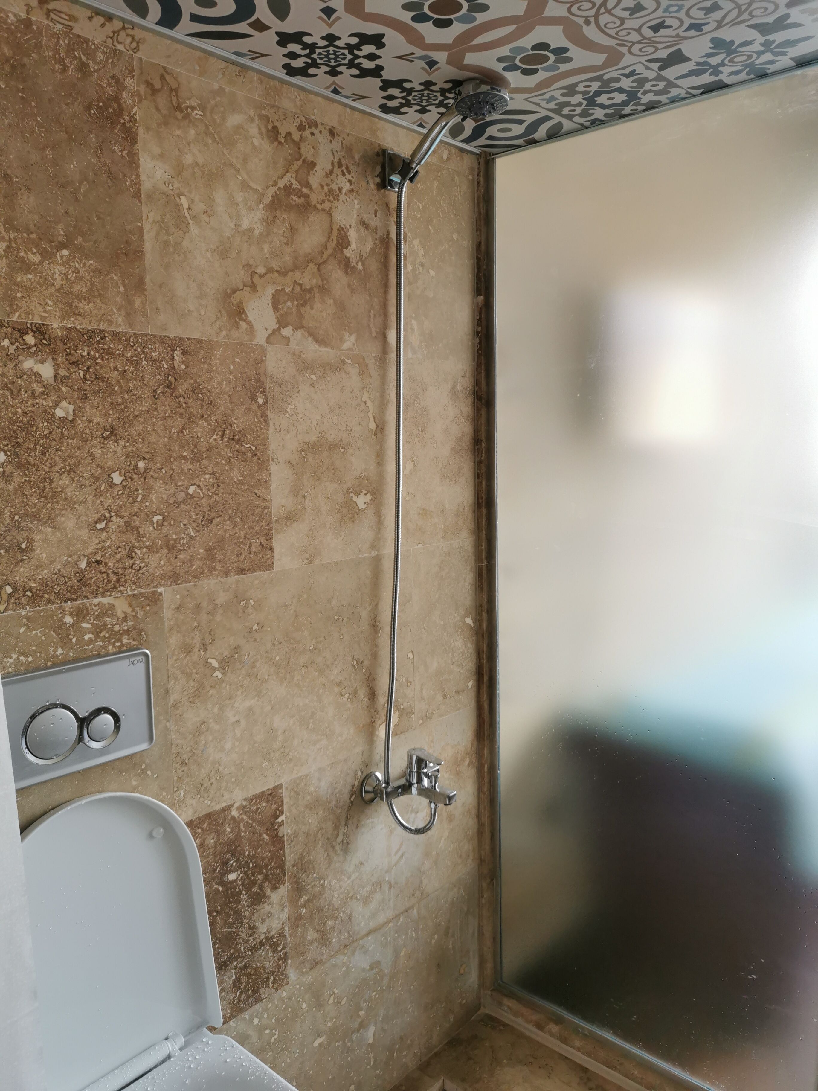 deluxe room, 1 bedroom, mountain view | bathroom | shower, free toiletries, hair dryer, slippers