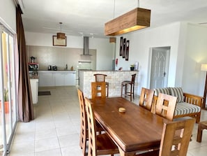 Superior-Apartment, 2 Schlafzimmer | Wohnbereich