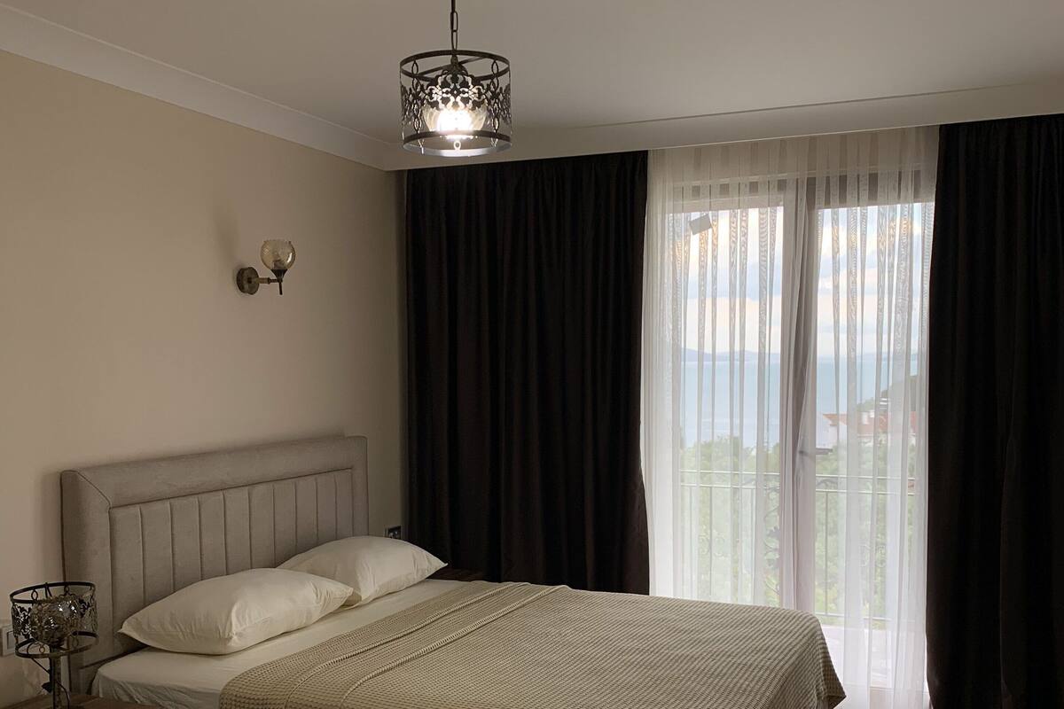 Egyptian cotton sheets, premium bedding, desk, laptop workspace