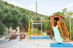Children's play area - outdoor - Marmara Zeytin Hotel (Marmara)