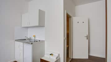 公寓 (2) | 私人小型廚房 | 電冰箱、爐台、電熱水壺、鍋具/餐盤/廚房用品