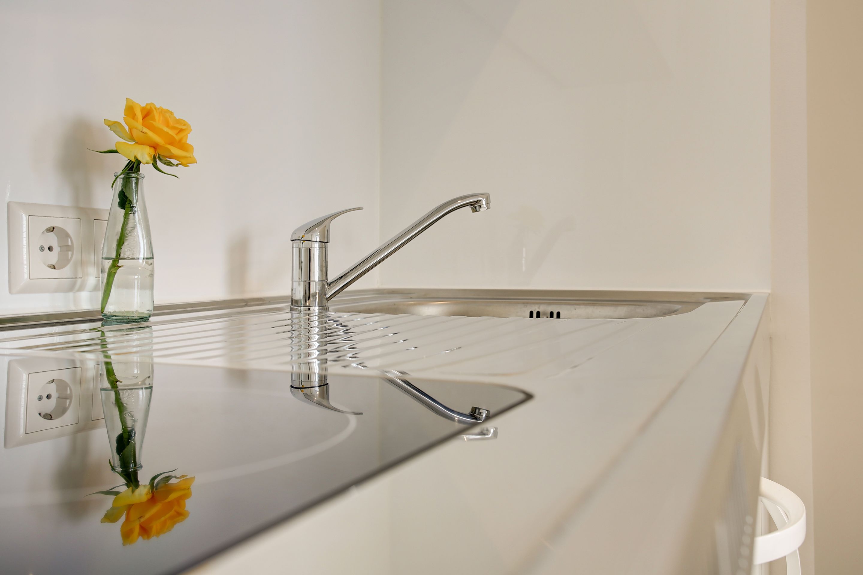 fridge, stovetop, electric kettle