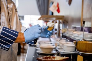 Daily buffet breakfast for a fee - Selcuk Hotel (Konya)