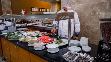 Päivittäinen buffetaamiainen maksusta