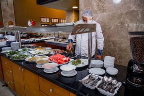Daily buffet breakfast for a fee - Selcuk Hotel (Konya)