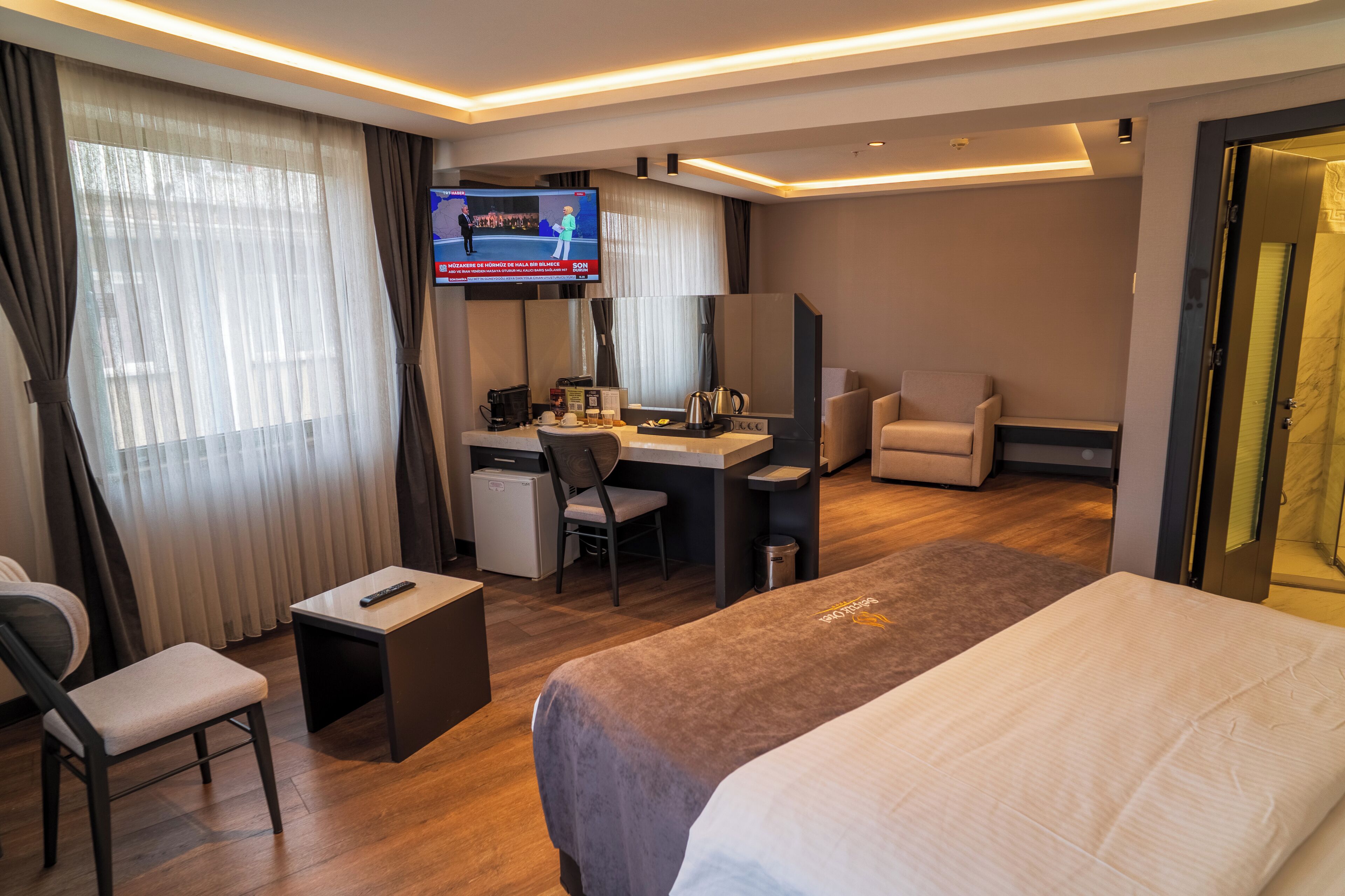 Habitación Deluxe | Escritorio, insonorización, wifi gratis y ropa de cama 