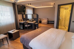 Deluxe Room | Desk, soundproofing, free WiFi, bed sheets - Selcuk Hotel (Konya)