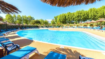 Outdoor pool, pool loungers
