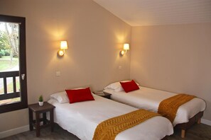 1 chambre, chambres insonorisées, fer et planche à repasser