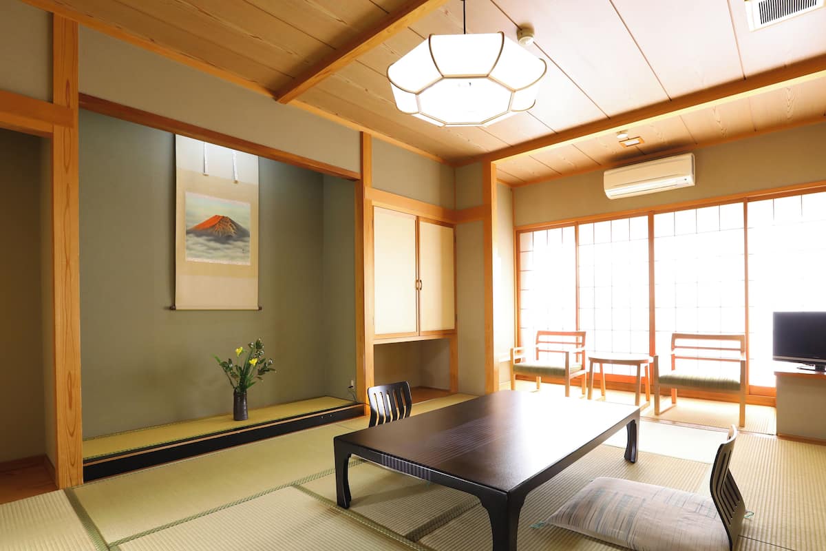 Habitación tradicional (Japanese style, with Shared Bathroom) | Vistas desde la habitación