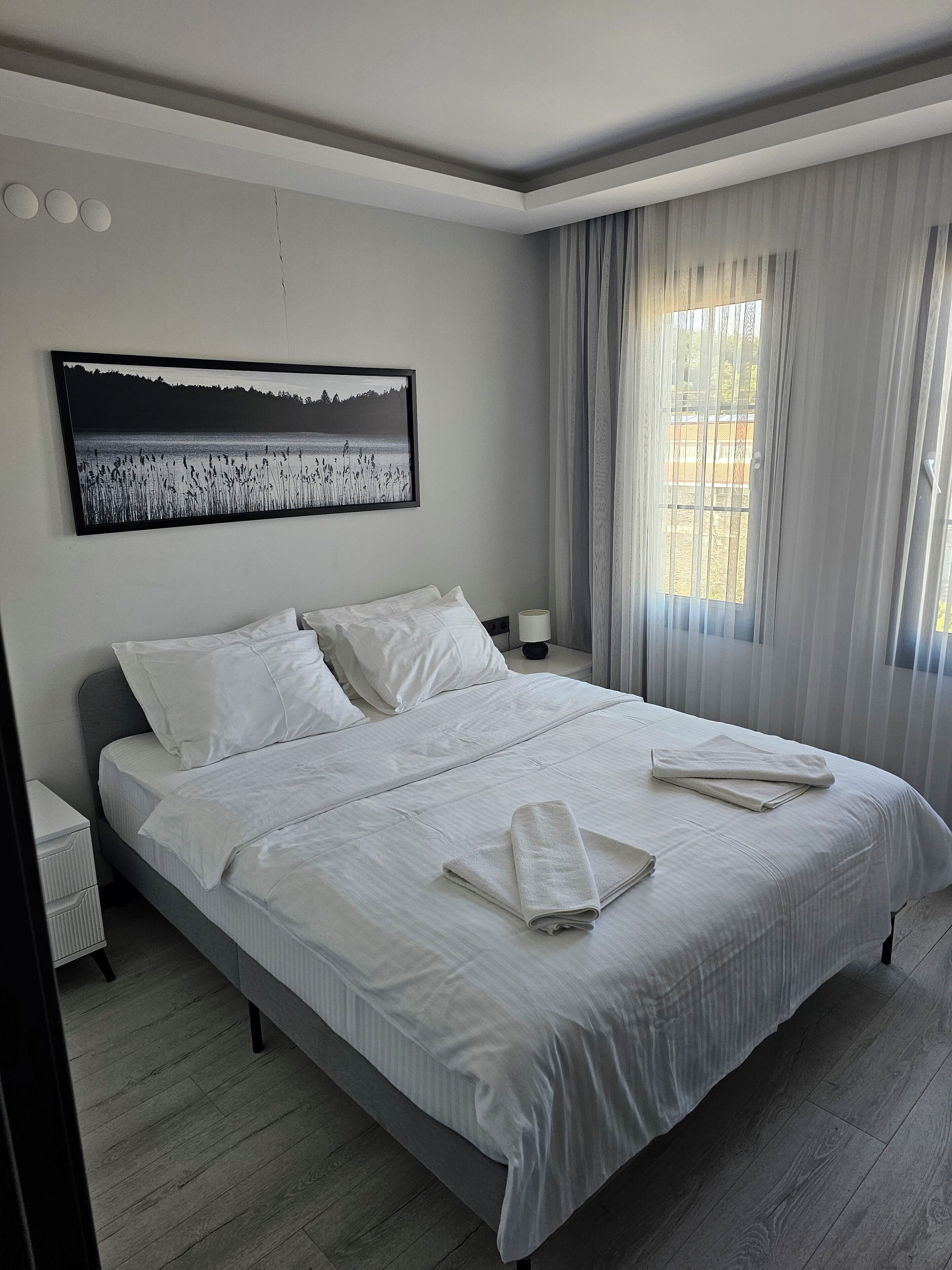 In-room safe, free WiFi, bed sheets