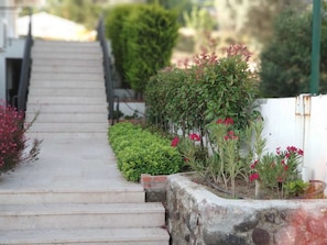 Property grounds - Cicek Apart Hotel (Cesme)