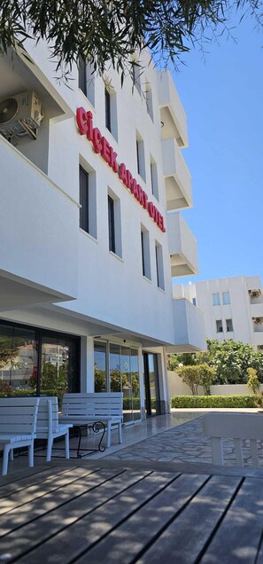 Fachada de la propiedad