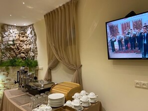Daily continental breakfast (AMD 2500 per person)
