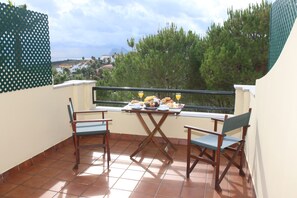 Triple Room | In-room safe, desk, blackout drapes, cribs/infant beds - Alcaidesa Hotel (San Roque)