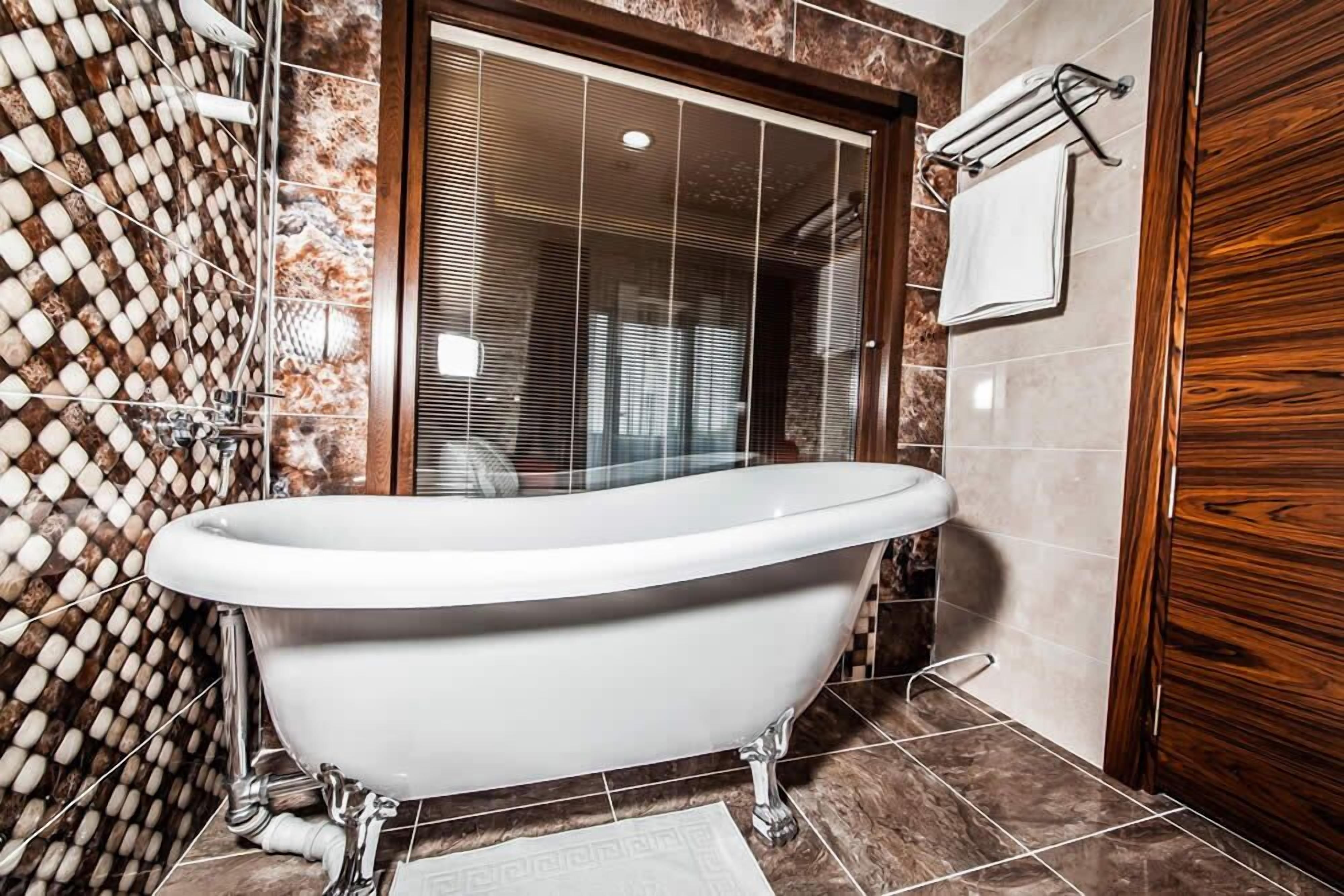 deep-soaking bathtub