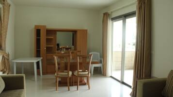 Soundproofing, free WiFi