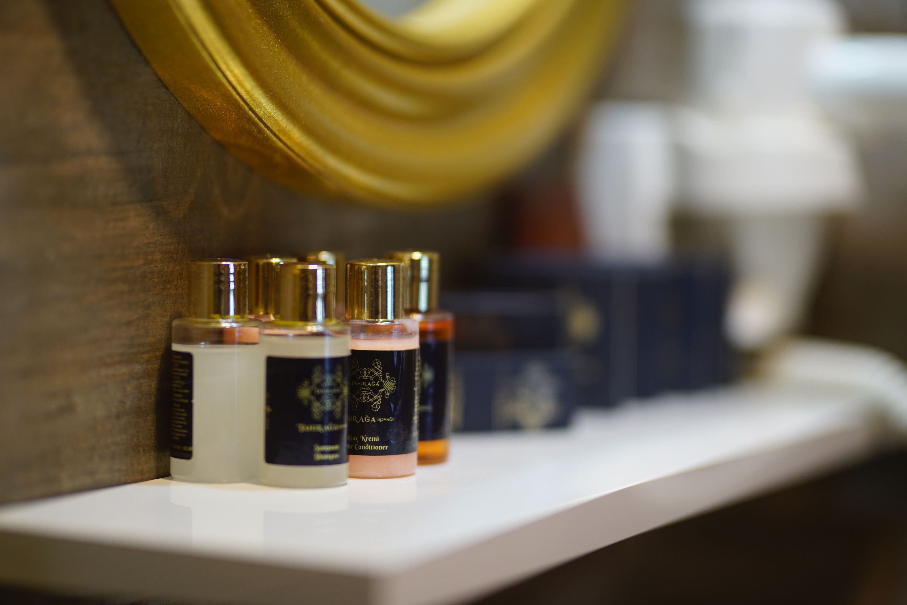 single room | bathroom amenities | shower, free toiletries, hair dryer, bathrobes