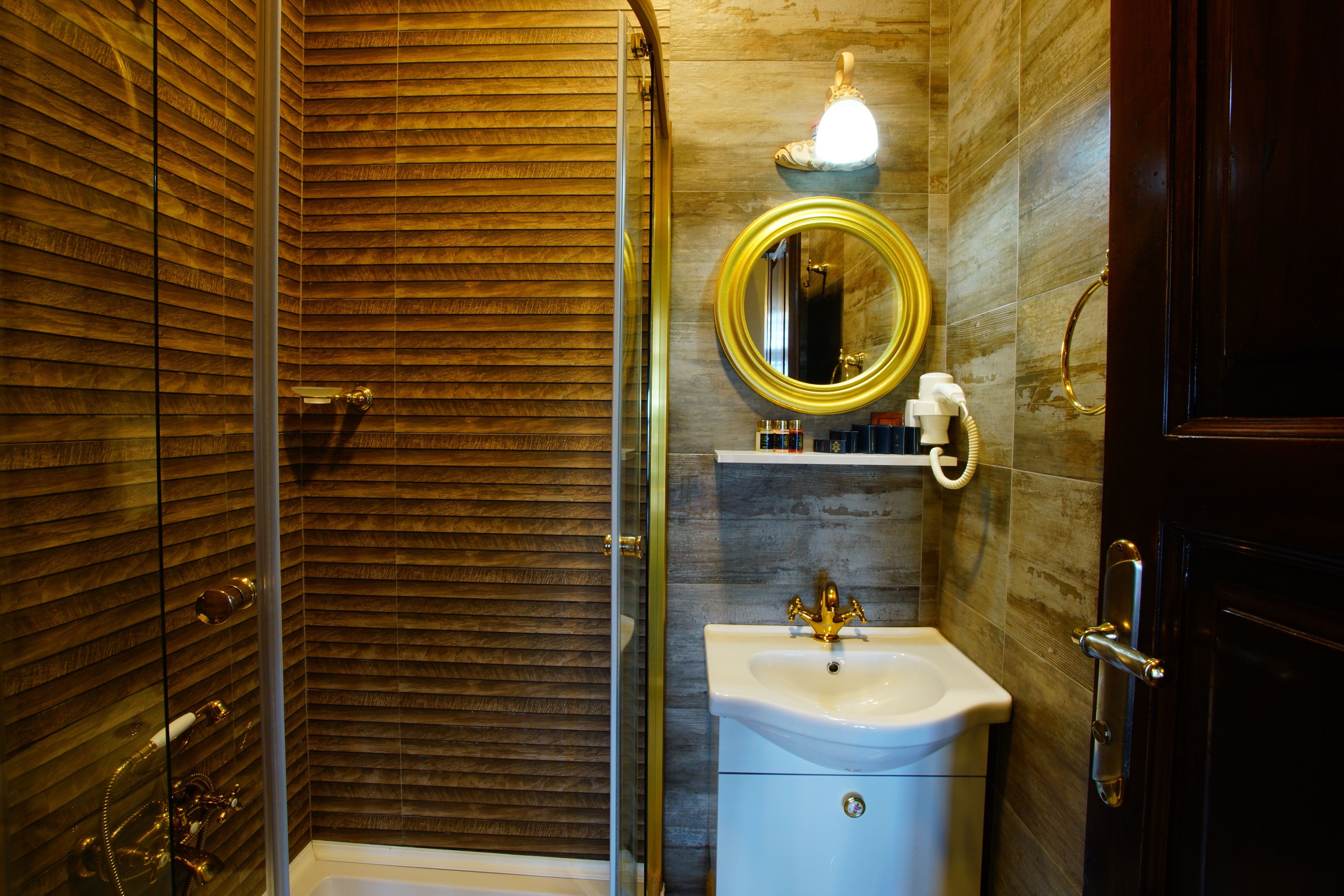 double room, balcony | bathroom | shower, free toiletries, hair dryer, bathrobes