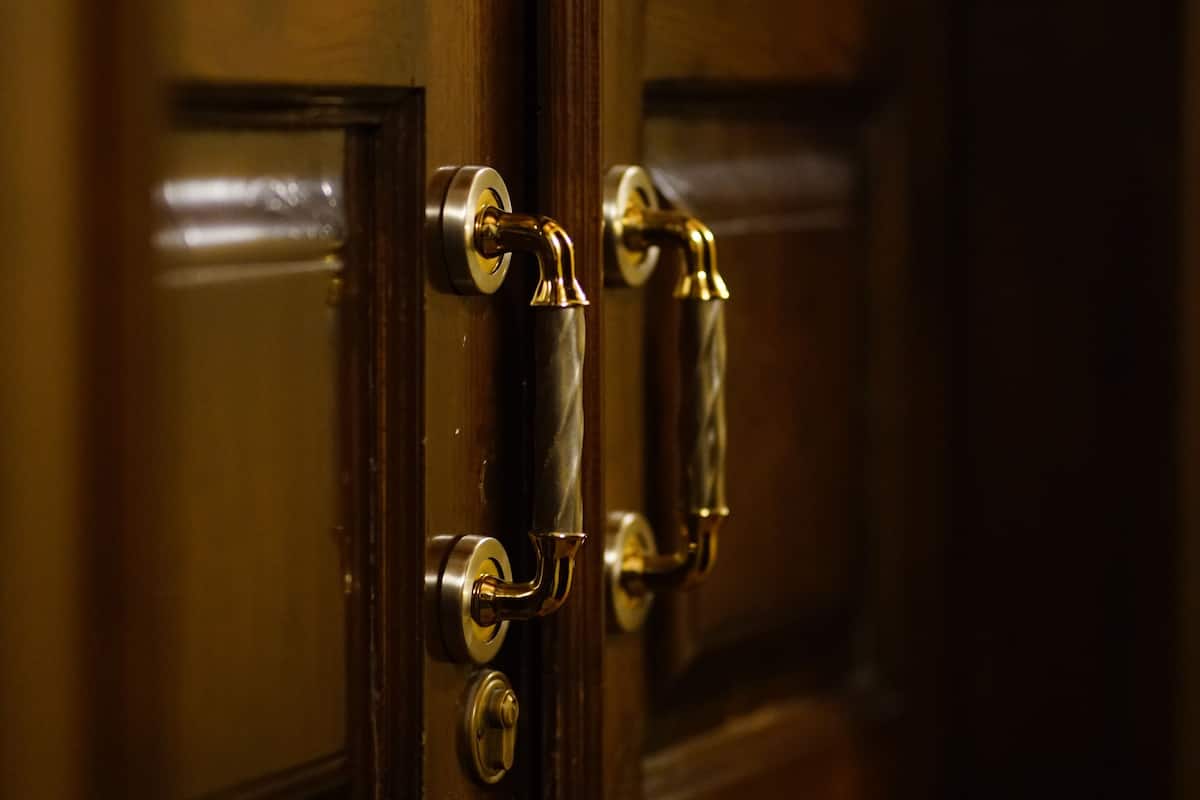 Single Room | Minibar, in-room safe, desk, soundproofing
