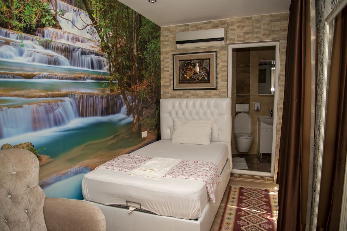Deluxe Single Room | 1 bedroom, premium bedding, soundproofing, iron/ironing board