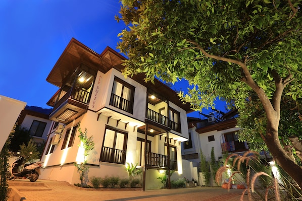 Exterior - Alp Suites Mandalin (Ula)