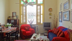 Habitació doble | Sala d'estar | Televisor 