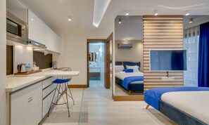 Suite, Balcony | 1 bedroom, desk, soundproofing, iron/ironing board - Concept Suites (Aydin)