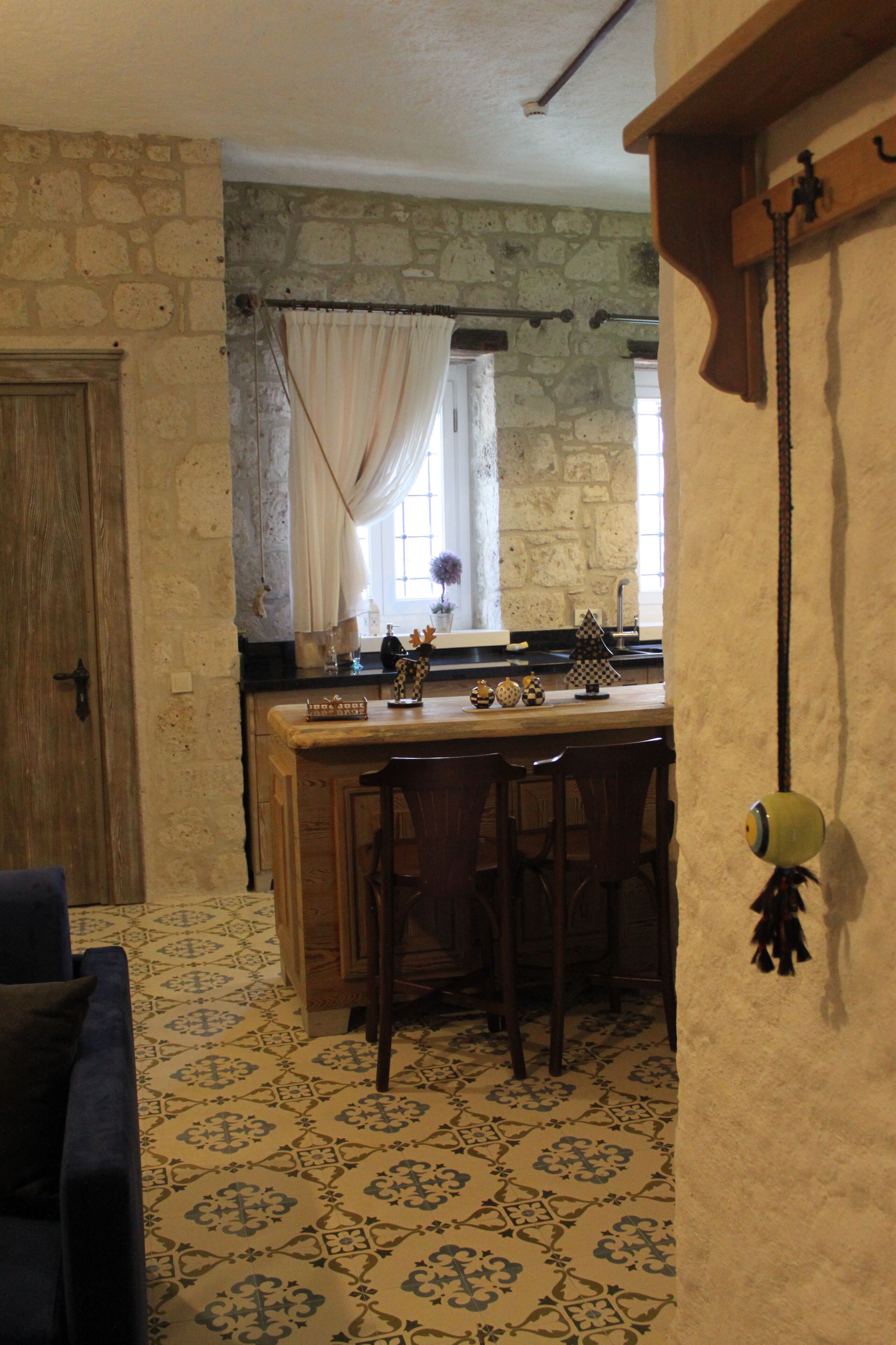 honeymoon suite, fireplace | private kitchen