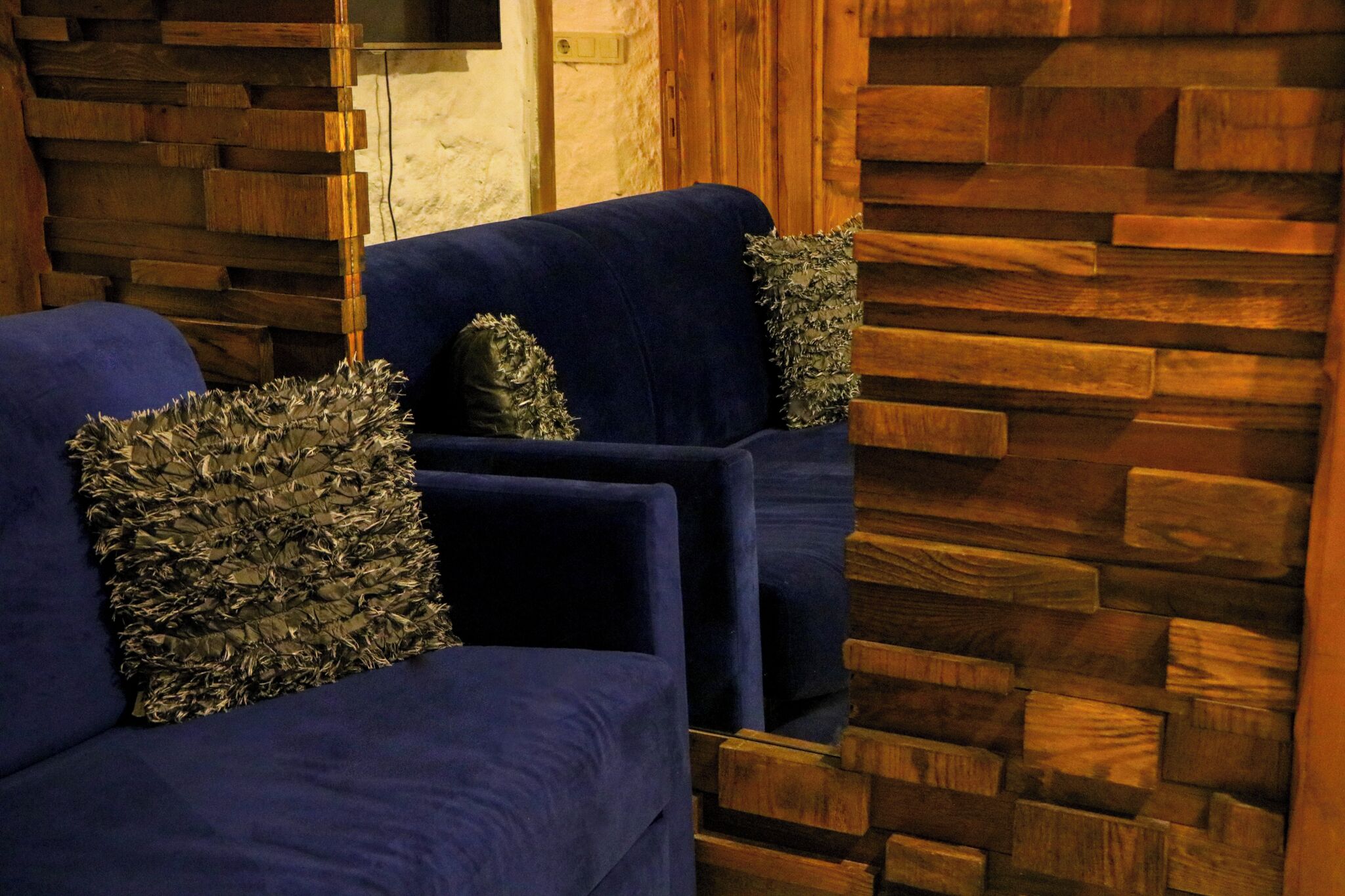 honeymoon suite, fireplace | 1 bedroom, in-room safe, desk, soundproofing