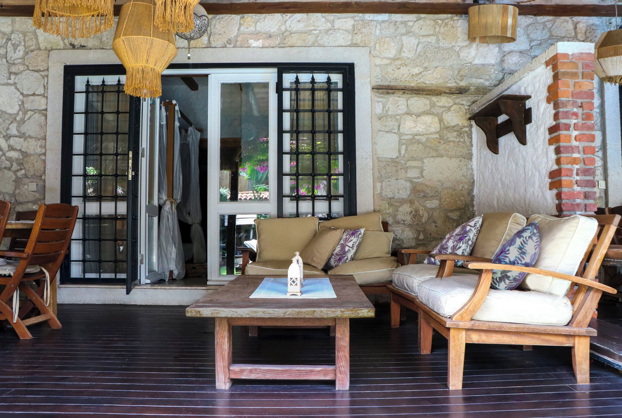 honeymoon suite, fireplace | terrace/patio