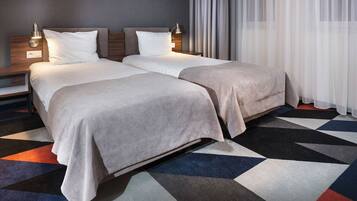 In-room safe, soundproofing, free WiFi, bed sheets