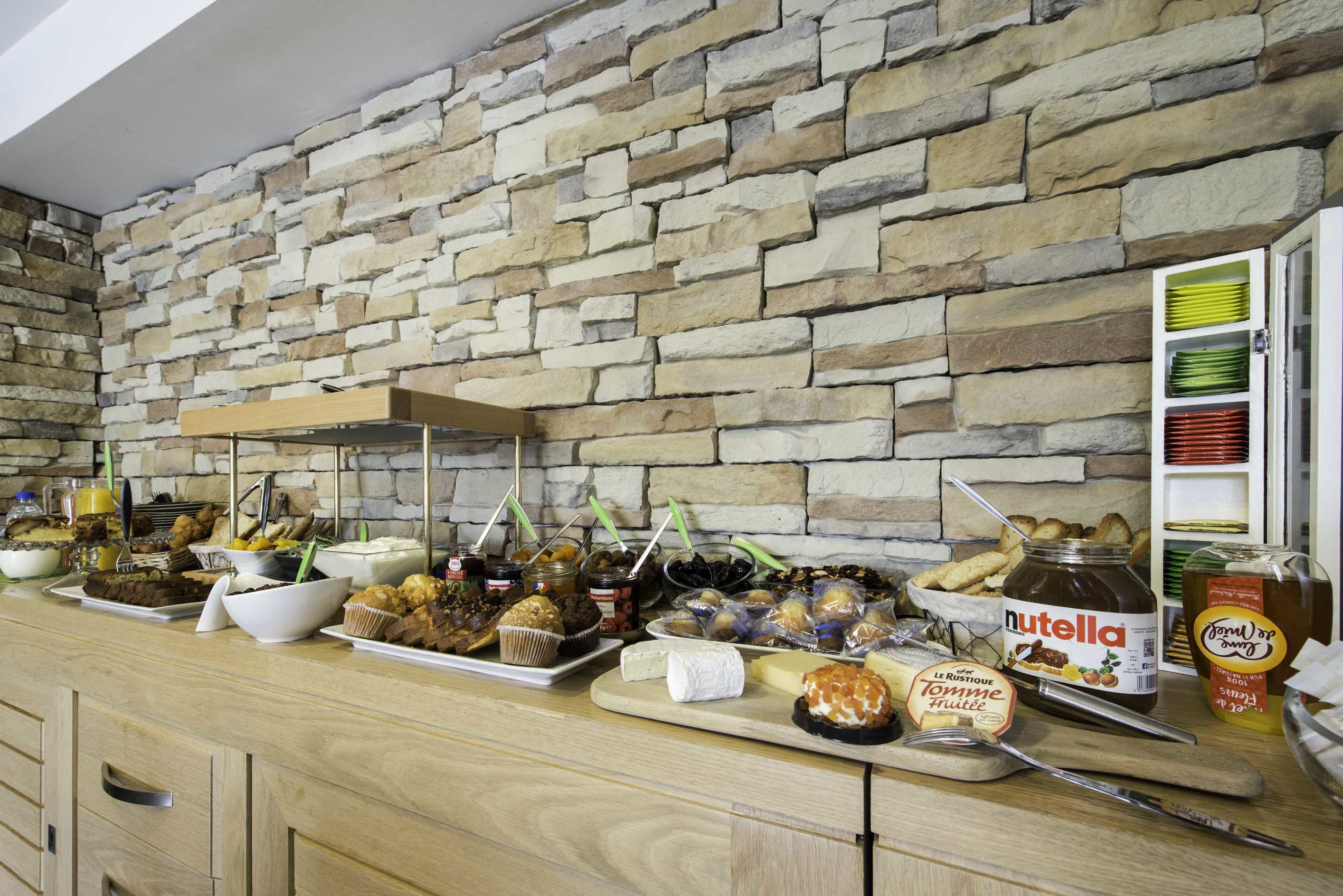 daily buffet breakfast (eur 15.50 per person)