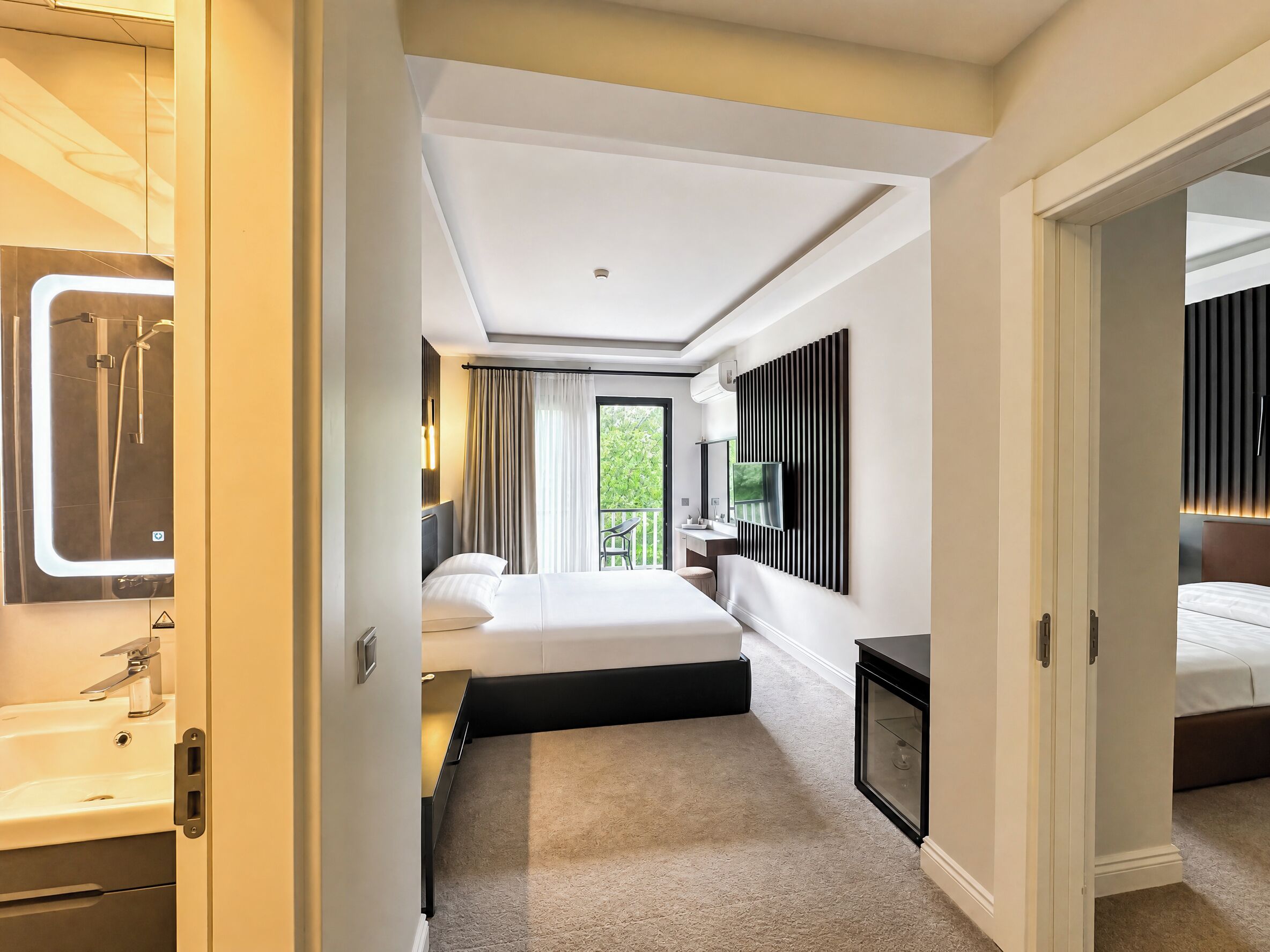 Ropa de cama de alta calidad, colchones Select Comfort y minibar 