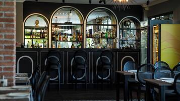 Bar (en la propiedad)