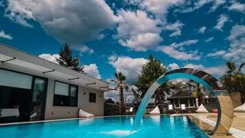 Outdoor pool, pool loungers