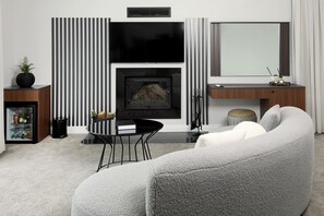 Quarto superluxo, vista para o lago | Roupas de cama premium, camas Select Comfort, frigobar