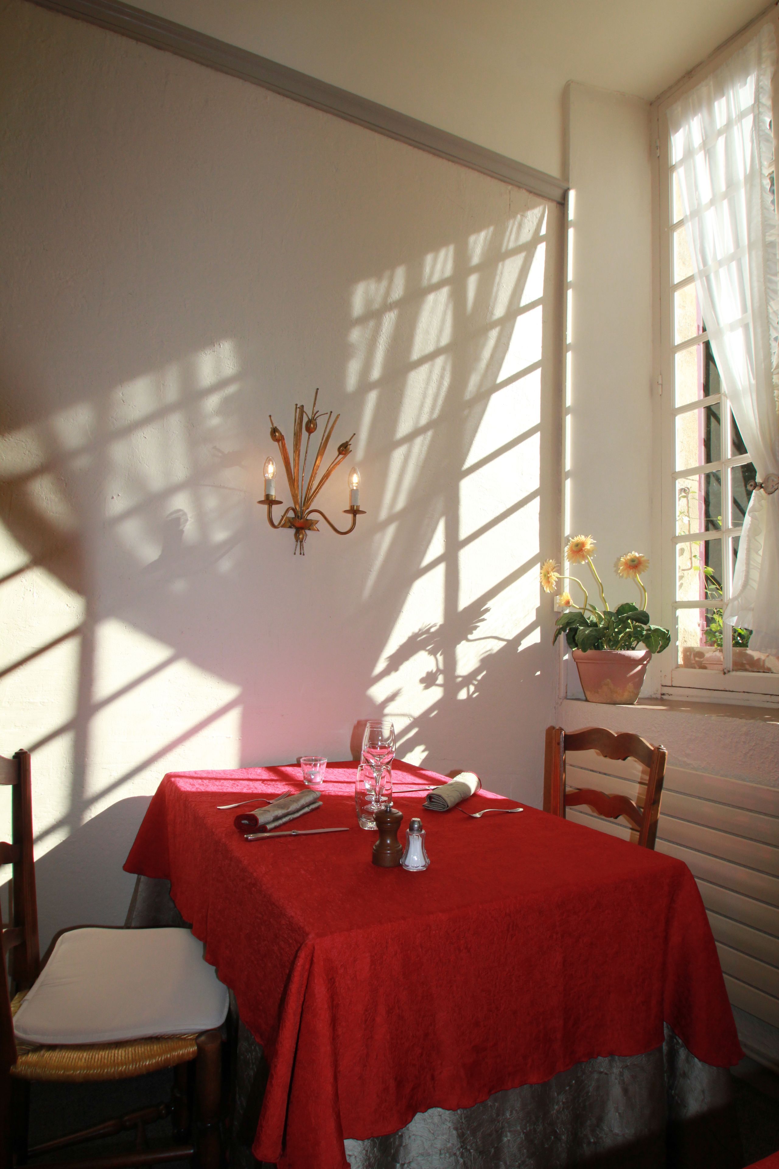 lunch and dinner served, regional cuisine