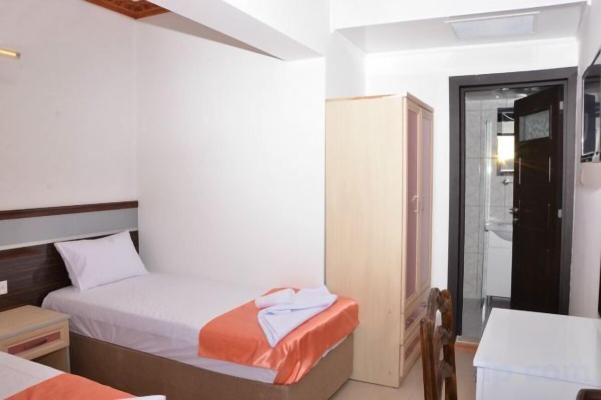 Ropa de cama de alta calidad, minibar, escritorio y insonorización 