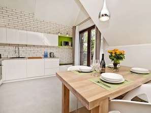 Apartment, 1 Bedroom, Balcony (ul. Ogrodowa 136/A4 ) | Private kitchen | Full-size fridge, microwave, oven, stovetop