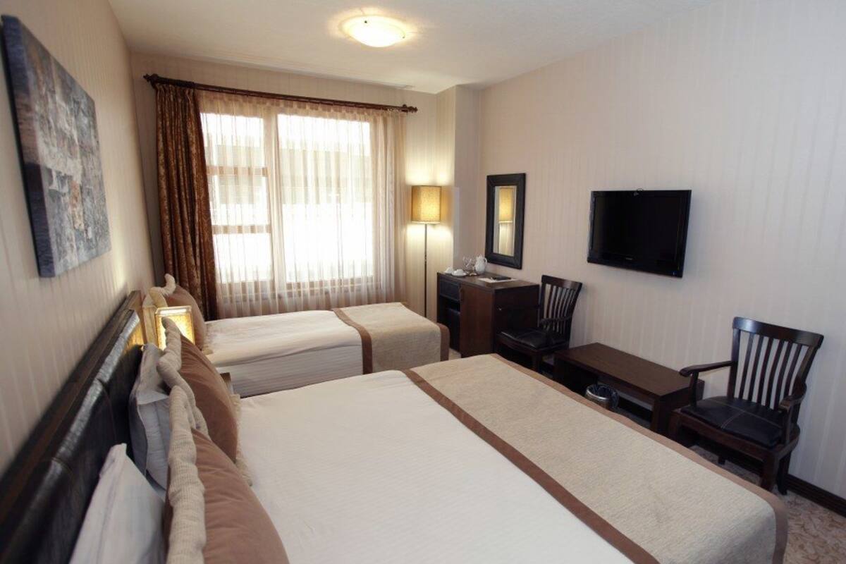 Superior Triple Room | In-room safe, desk, free WiFi