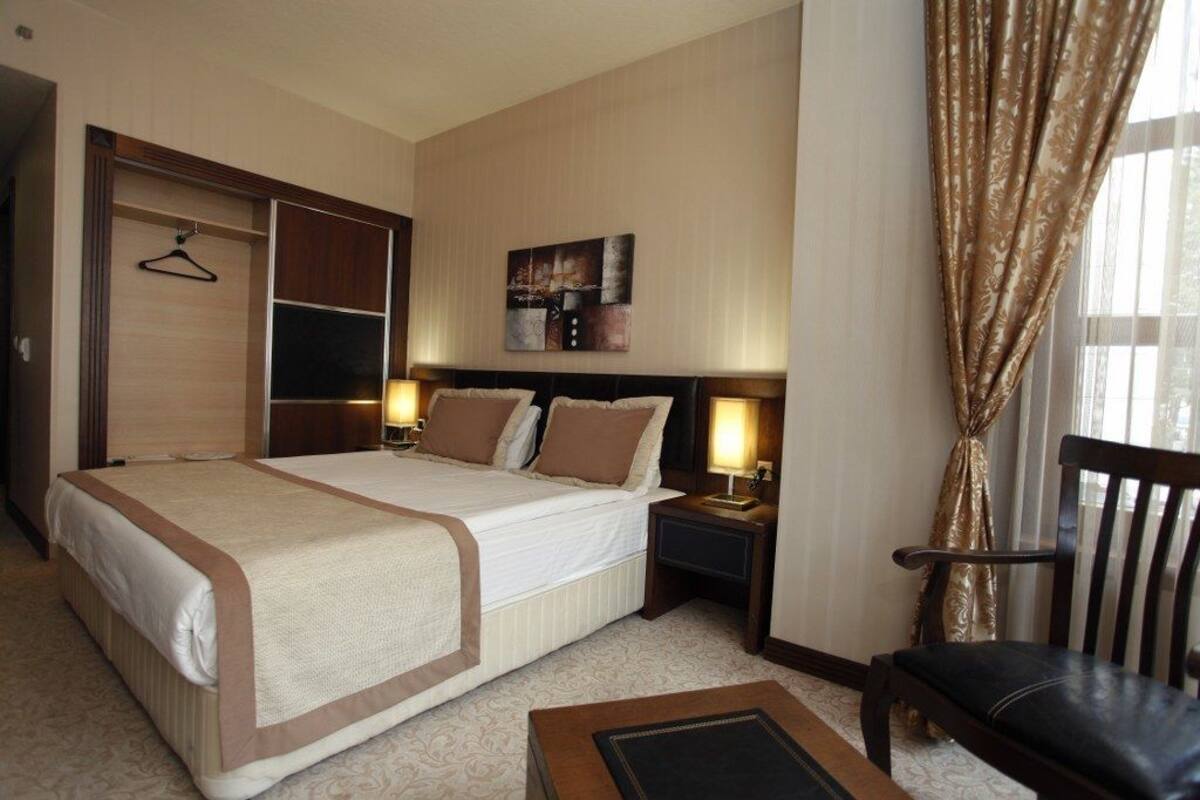Superior Double Room | In-room safe, desk, free WiFi