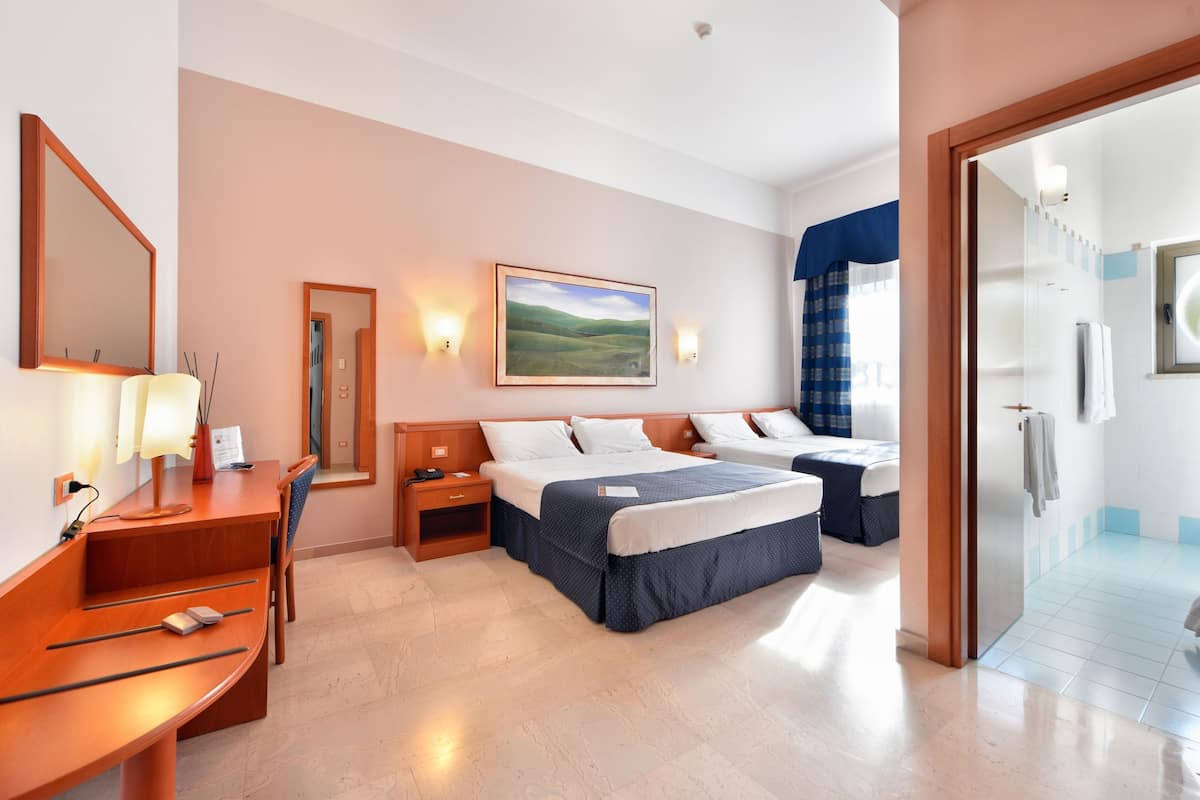 Comfort Quadruple Room | 1 bedroom, Frette Italian sheets, premium bedding, down comforters