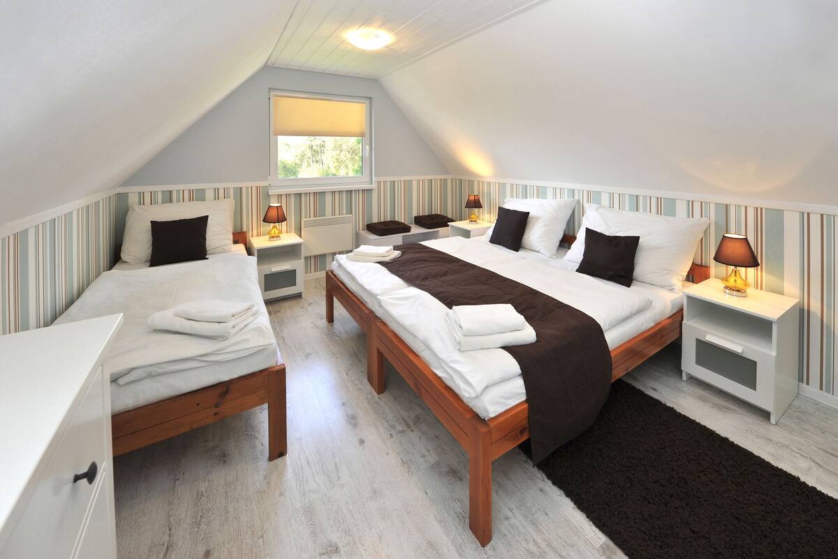 Luxury-Ferienhaus, 2 Schlafzimmer, Kochnische, zum Innenhof hin